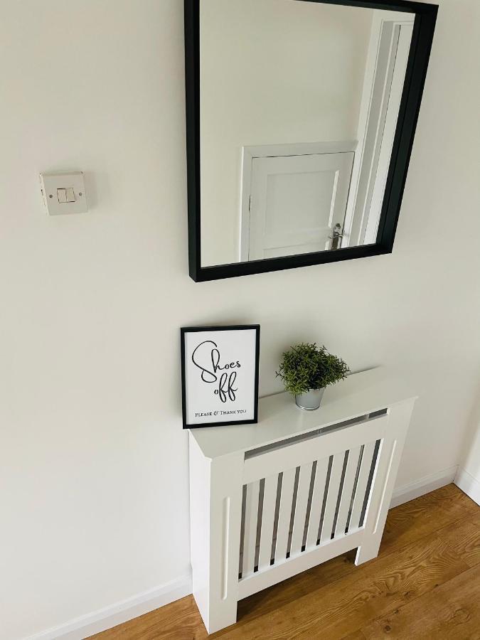 Wolverhampton Large 3 Bedrooms 5 Bed House Perfect For Short & Long Stays Contractors Business Nhs Insurance 1 Bathroom And Separate Wc Private Garden Driveway For 2 Large Vehicles Close To City Centre M6 M54 And Walsall Willenhall Cannock Property Extérieur photo